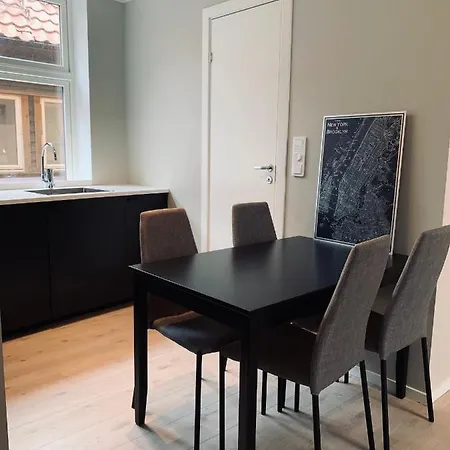 Downtown Apartment *